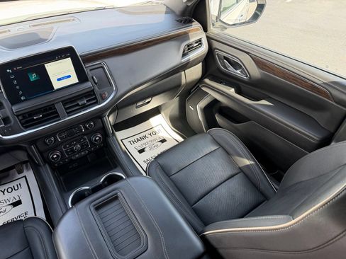 Used 2023 Chevrolet Suburban Premier AWD/4WD image 19