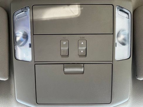 Used 2017 Toyota Sequoia SR5 AWD/4WD image 29