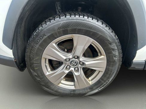 Used 2022 Toyota RAV4 LE AWD/4WD image 23