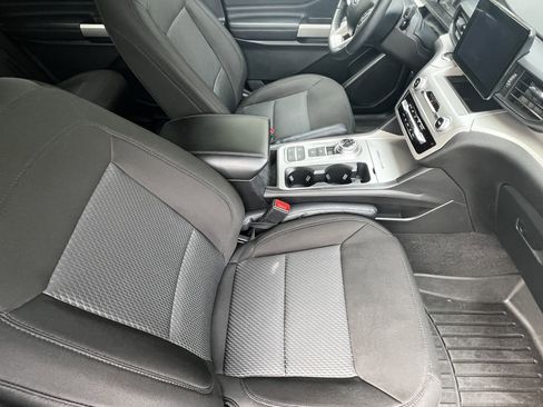 Used 2023 Ford Explorer XLT image 43