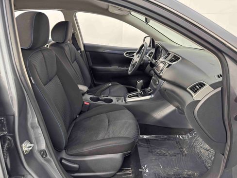 Used 2017 Nissan Sentra SR w/ SR Midnight Edition image 14