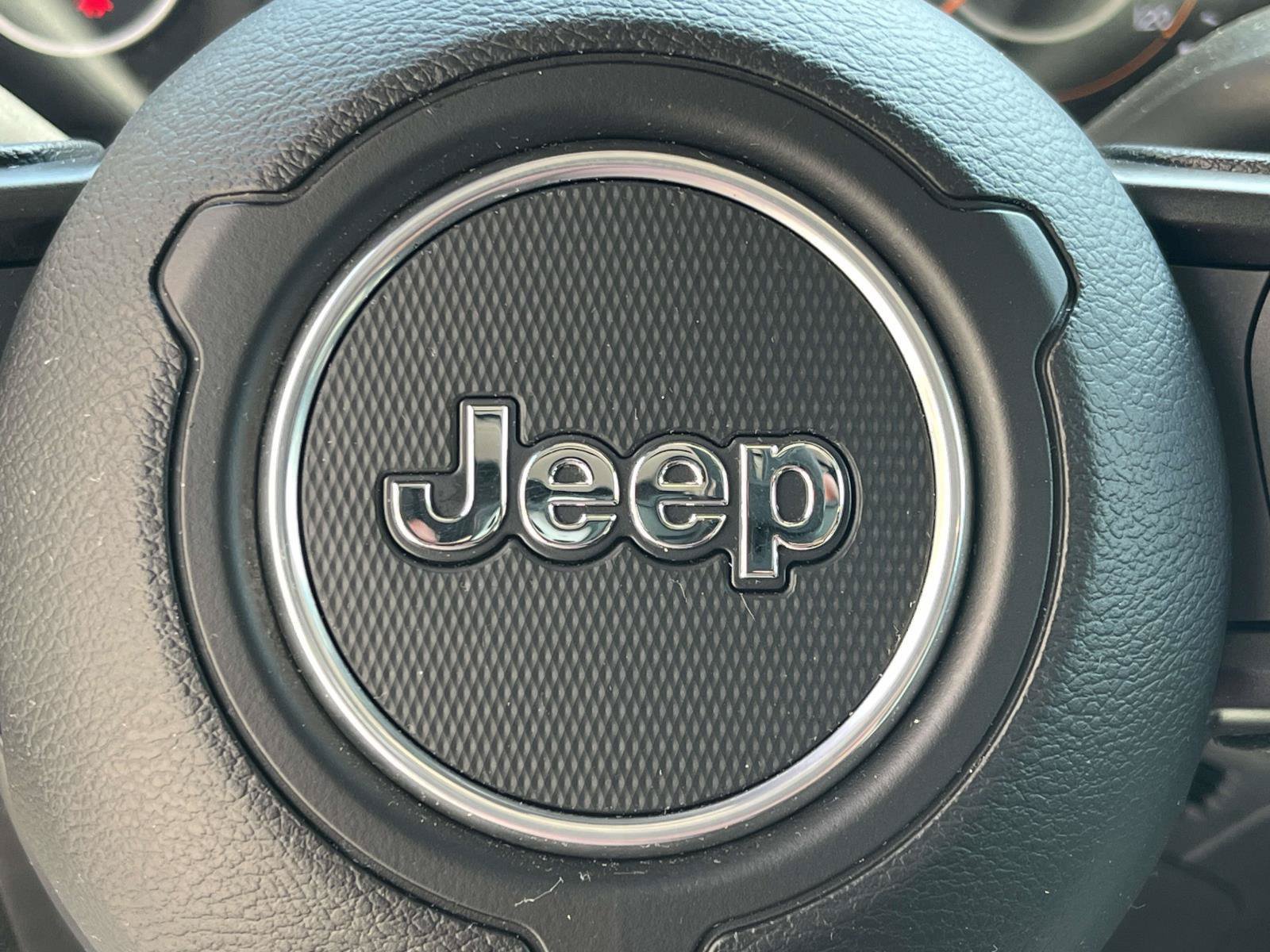 Used 2025 Jeep Gladiator Sport AWD/4WD image 37