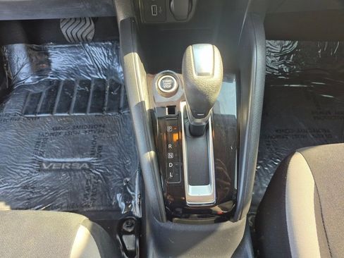 Used 2021 Nissan Versa SV image 33