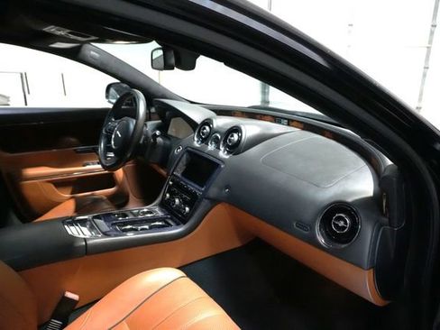 Used 2013 Jaguar XJ Supercharged image 24