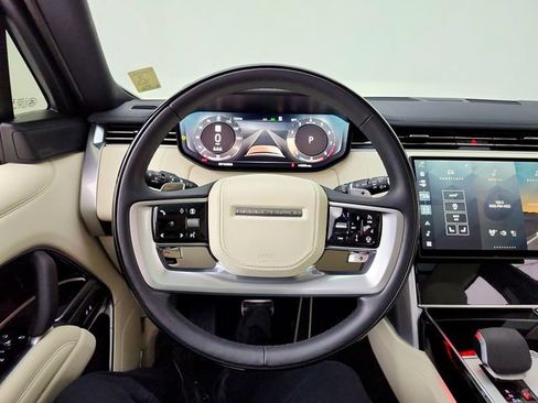 Certified 2025 Land Rover Range Rover SE AWD/4WD image 19