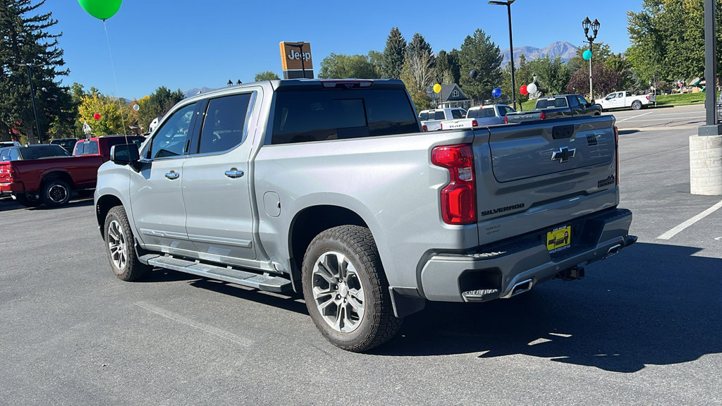 Used 2023 Chevrolet Silverado 1500 High Country w/ Technology Package AWD/4WD image 5