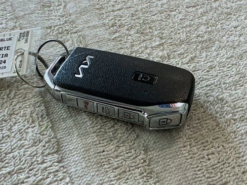 Used 2024 Kia Forte GT-Line w/ GT-Line Premium Package image 31