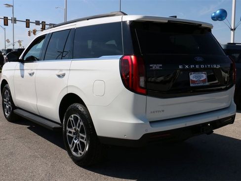 New 2025 Ford Expedition Active image 7