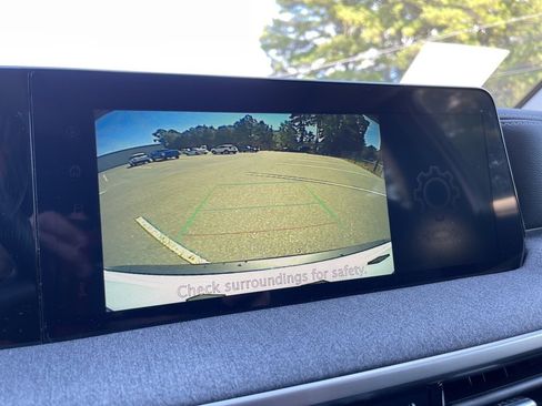 New 2025 Nissan Kicks SV w/ SV Premium Package image 9