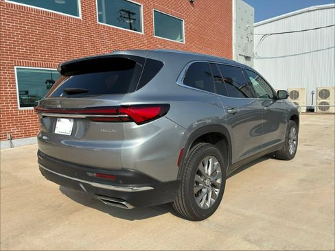 Used 2025 Buick Enclave Preferred FWD image 13