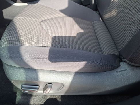 Used 2024 Toyota Highlander LE image 16