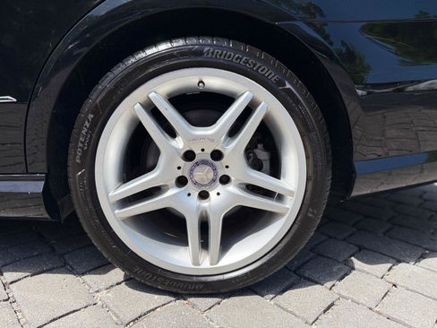 Used 2010 Mercedes-Benz E 550 Sedan image 19