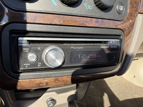 Used 2006 Chrysler Sebring Limited image 24