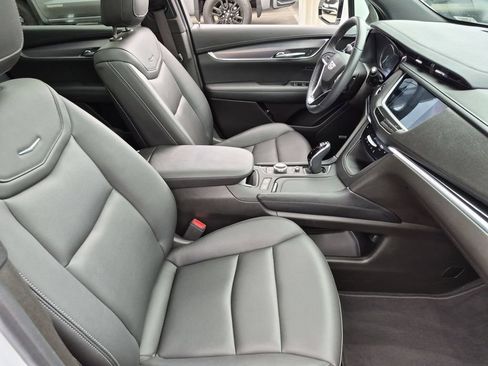 Certified 2023 Cadillac XT6 Luxury FWD image 21