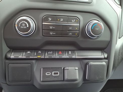 Used 2026 Chevrolet Silverado 1500 Custom image 24