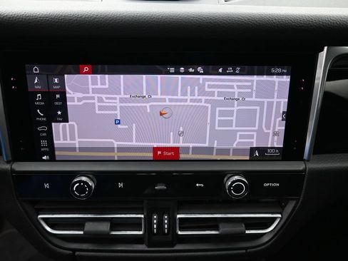 Certified 2026 Porsche Macan AWD/4WD image 19