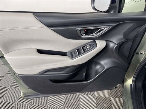 Used 2020 Subaru Forester Limited image 17