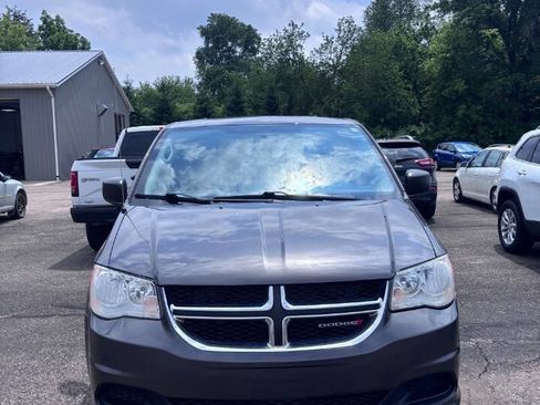 Used 2018 Dodge Grand Caravan SE w/ UConnect Hands-Free Group FWD image 3