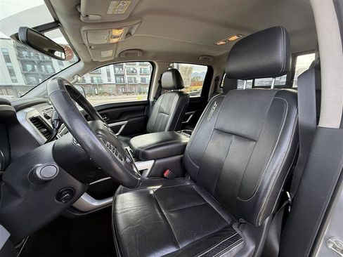 Used 2019 Nissan Titan PRO-4X w/ Pro-4x Convenience Package AWD/4WD image 29