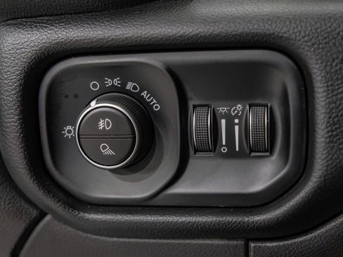 Used 2020 RAM 3500 Laramie image 29