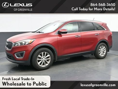 Used 2017 Kia Sorento FWD image 4