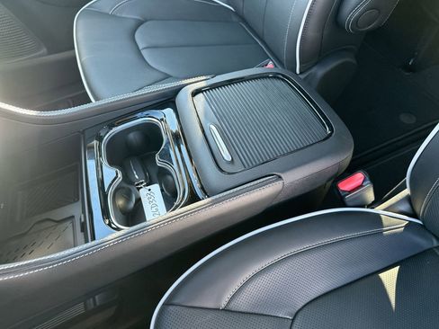 New 2026 Chrysler Pacifica Limited w/ S Appearance Package image 21