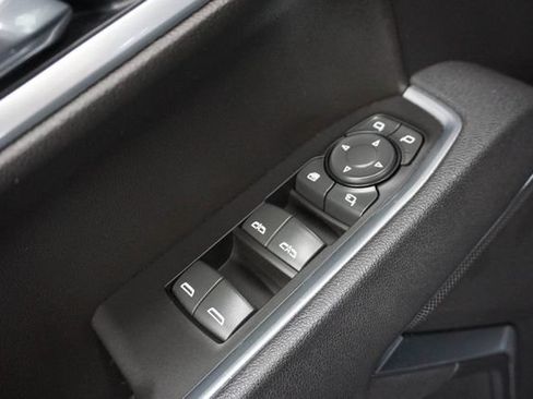 Used 2025 GMC Sierra 1500 SLT RWD image 10