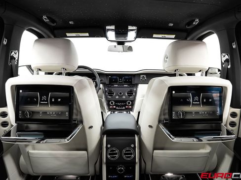 Used 2022 Rolls-Royce Cullinan w/ Cullinan Package AWD/4WD image 25