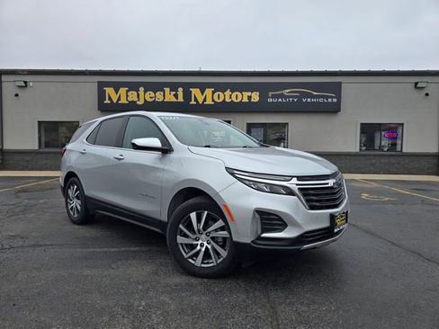 Used 2022 Chevrolet Equinox LT image 1