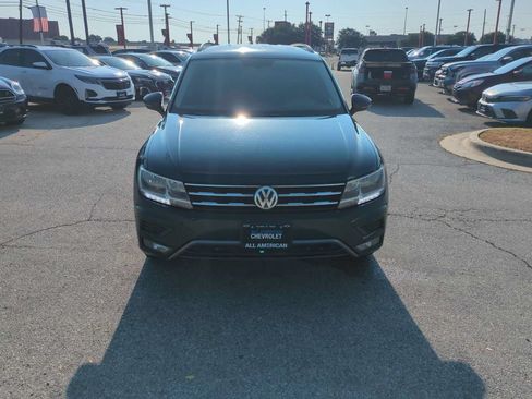 Used 2018 Volkswagen Tiguan SE FWD image 3