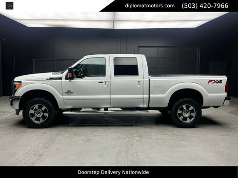 Used 2016 Ford F350 Lariat w/ Lariat Interior Package image 4
