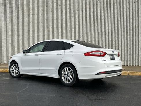 Used 2014 Ford Fusion SE image 3