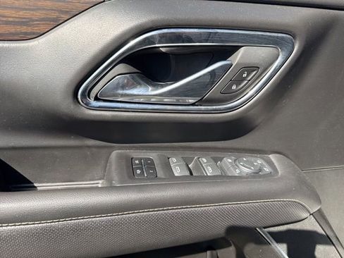 Used 2023 Chevrolet Tahoe Premier AWD/4WD image 9
