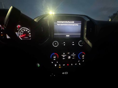 Used 2020 Chevrolet Silverado 2500 LT w/ Texas Edition AWD/4WD image 9