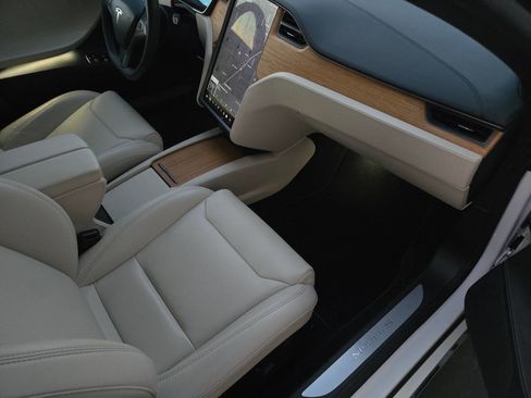 Used 2020 Tesla Model S Performance image 26