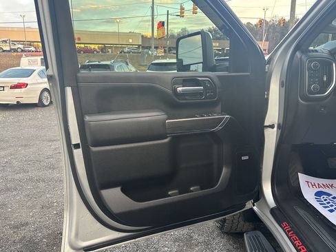 Used 2021 Chevrolet Silverado 3500 LTZ w/ LTZ Plus Package image 11