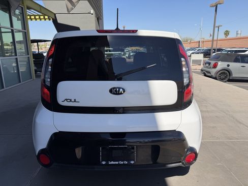 Used 2016 Kia Soul + image 13
