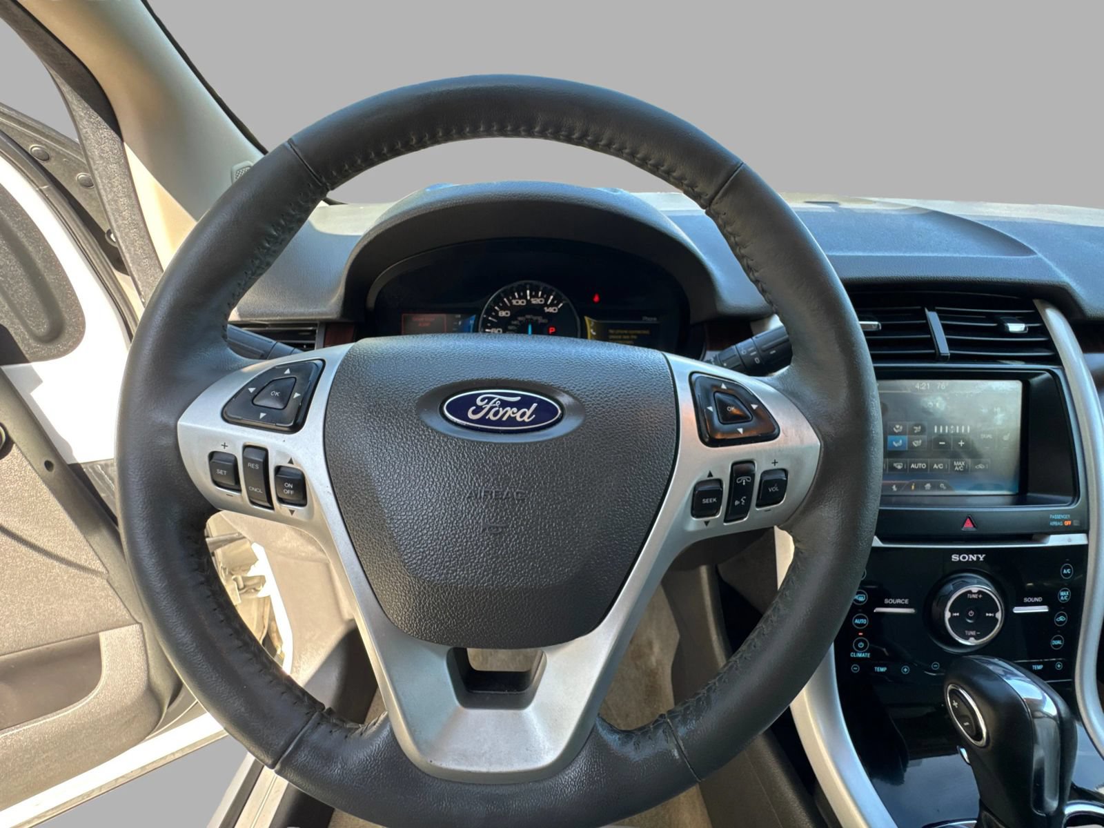 Used 2011 Ford Edge Limited w/ Driver Entry Pkg FWD image 25