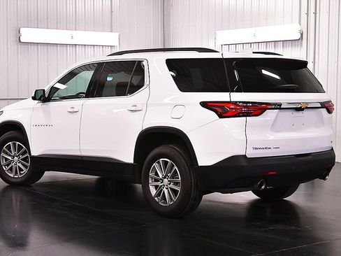 Used 2023 Chevrolet Traverse LT w/ Rear Camera Mirror Package image 5