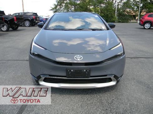 Used 2024 Toyota Prius Prime FWD image 6
