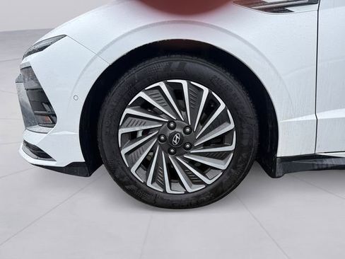 Used 2025 Hyundai Sonata Limited image 9