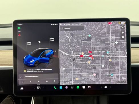 Used 2023 Tesla Model 3 Standard Range image 30