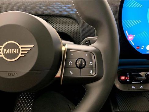 Certified 2025 MINI Cooper Countryman S w/ Comfort Package Max image 19