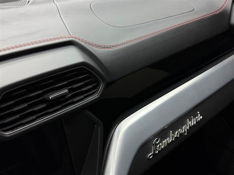 Used 2019 Lamborghini Urus AWD/4WD image 18