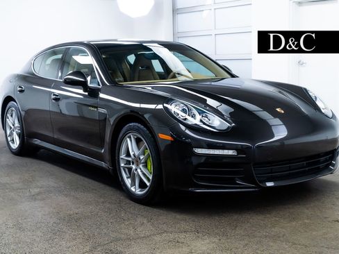 Used 2014 Porsche Panamera S image 1