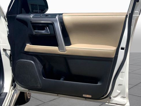 Used 2018 Toyota 4Runner Limited RWD image 23
