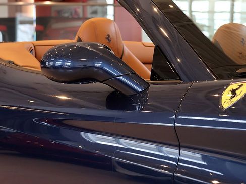 Certified 2017 Ferrari California T RWD image 8