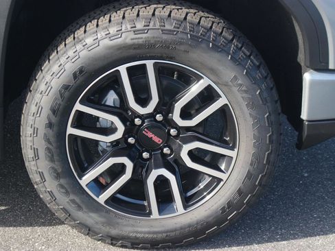 New 2026 GMC Sierra 1500 AT4 w/ AT4 Premium Package image 9