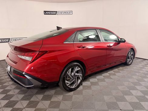 Used 2025 Hyundai Elantra SEL FWD image 7