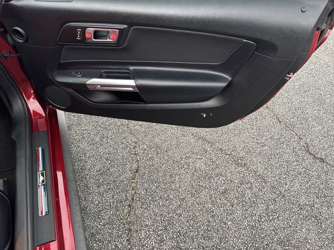 Used 2019 Ford Mustang Coupe image 14